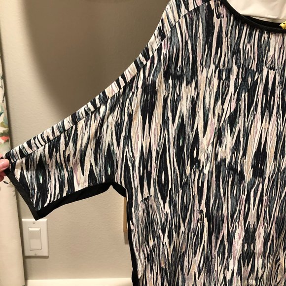 minus Patterned Top - Picture 2 of 3